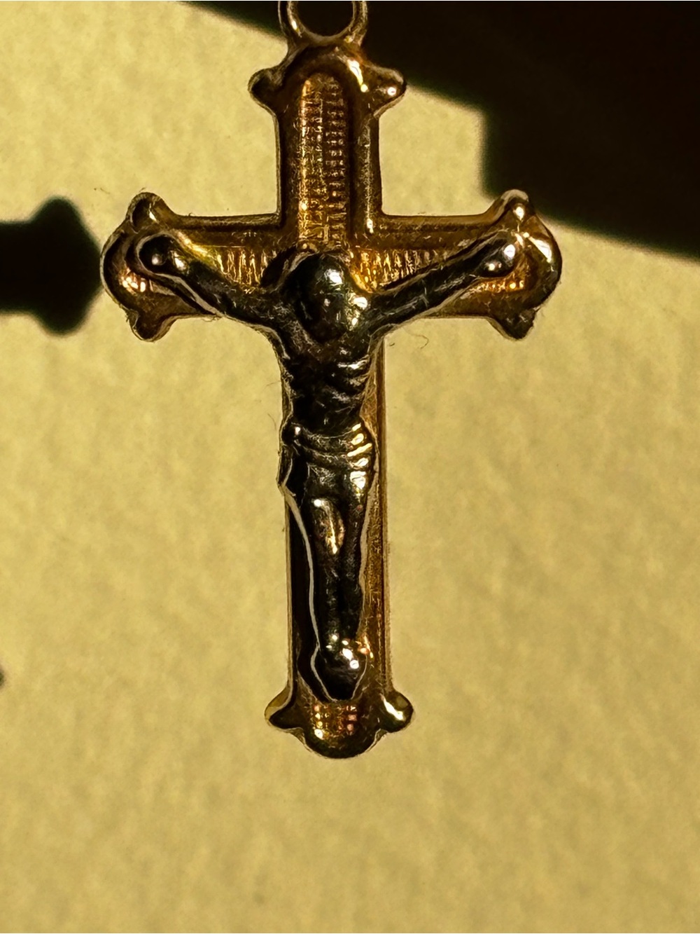 14k gold pendent